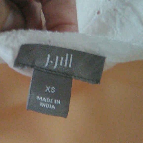 Gorgeous white blouse - Picture 3 of 3